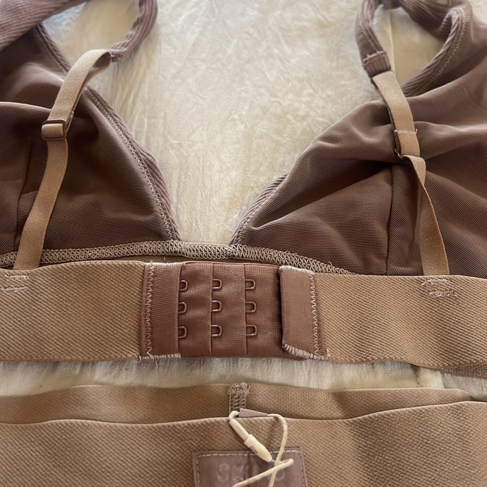 Skims Cotton Plunge Bralette & Cotton Rib Boy Shorts - Picture 5 of 6